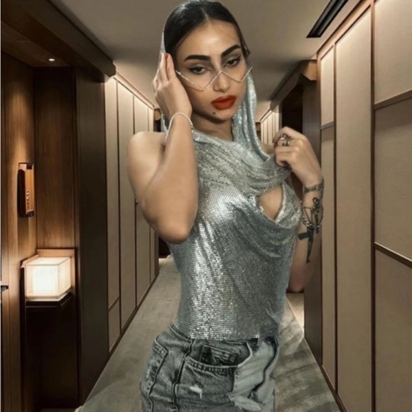 Metal crystal chained top with scraf - Picture 2 of 9